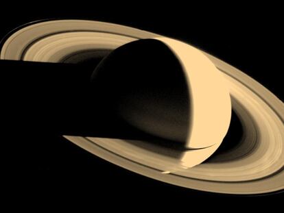 Saturno desde la sonda 'Voyager' en 16 de noviembre de 1980.