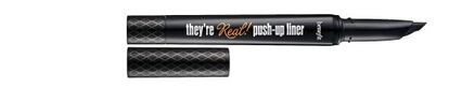 Push-up Liner, de Benefit. Su exclusivo aplicador biselado garantiza un trazo sencillo y preciso desde cualquier ángulo. 26 euros.
