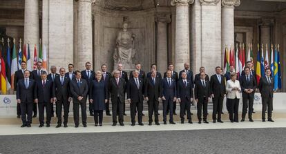 Fotograf&iacute;a de familia de los jefes de Estado o de Gobierno de los 27 pa&iacute;ses de la UE, sin Reino Unido, en el 60 aniversario del Tratados de Roma.
