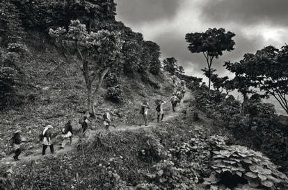 Carregadores em El Salvador.