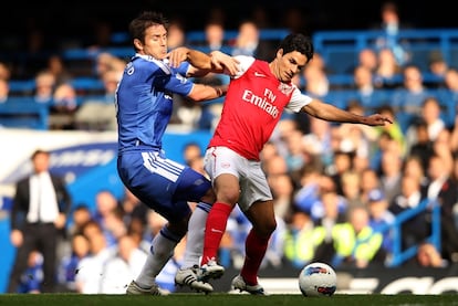 El español Mikel Arteta completó un gran partido que culminó con una asistencia a Van Persie en el quinto gol del Arsenal.