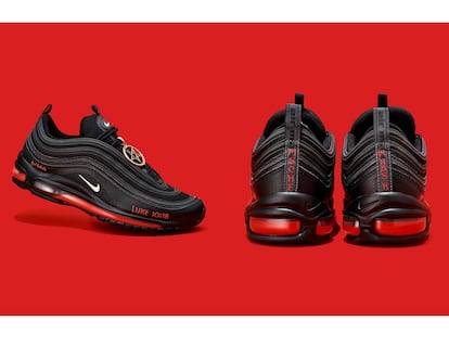 Las zapatillas de la discordia: ‘Satan Shoes’ versionan el modelo Air Max 97 de Nike con un colgante en forma de pentagrama y una gota de sangre humana.