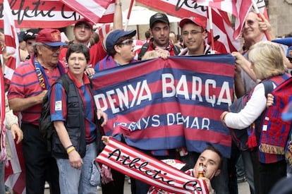 Barcelona fans in Valencia for the 2009 King&#039;s Cup final.