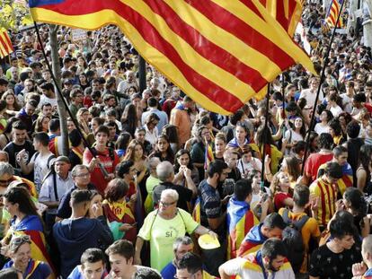 Concentración llevada a cabo desde esta mañana frente al Palacio de Justicia de Barcelona.