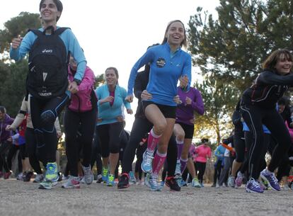 Es imposible cuantificar cu&aacute;ntas mujeres se calzan las zapatillas cada d&iacute;a para recorrer Madrid, poco a poco se hacen visibles iniciativas pensadas exclusivamente para el p&uacute;blico femenino, una aut&eacute;ntica tribu urbana.