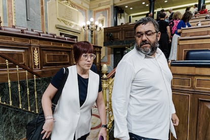 La portavoz de Compromis en el Congreso, Águeda Micó, junto al diputado de Més, Vicenç Vidal, este jueves en pleno.