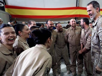 El Rey junto a las tropas españolas en Irak.