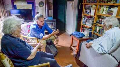 Lucía Topolansky, Yamandú Orsi y José Mujica reunidos en Montevideo (Uruguay). El 25 de noviembre 2024.