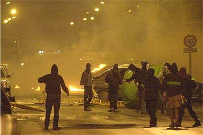 Disturbios provocados por el entorno de ETA en las fiestas de Bergara (Guipúzcoa), en junio de 2001.