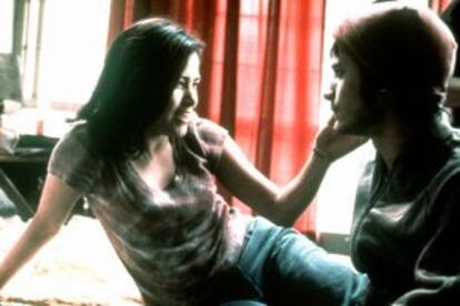 Vanessa Bauche y Gael García Bernal, en 'Amores perros'.