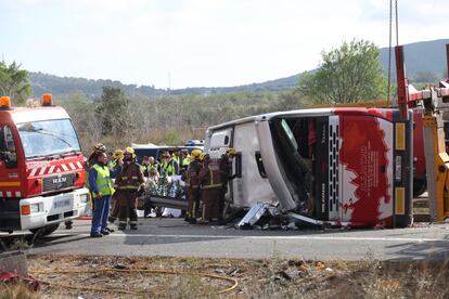 L'autocar accidentat aquest matí a Freginals.