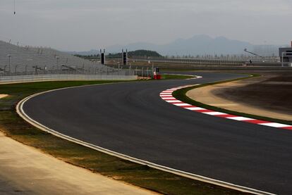 El circuito de Yeongam, de Corea del Sur, pasa el visto bueno del director de carreras de la F1, Charlie Whiting.