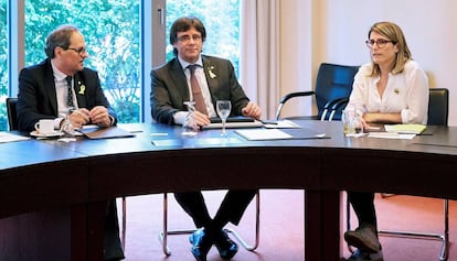 Quim Torra es reuneix amb el seu antecessor, Carles Puigdemont, i la consellera Elsa Artadi a Berlín.