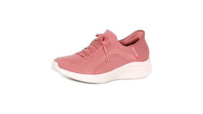 Zapatillas Skechers sobre fondo blanco.