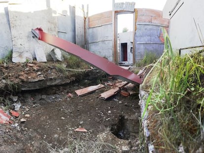 Estancia destruida en una caseta trasera del club Queen's de Lugo, epicentro de la Operación Carioca, donde los perros de la Guardia Civil marcaron la presencia de restos cadavéricos. Nunca se pudo confirmar si en aquel lugar había estado enterrada una víctima.