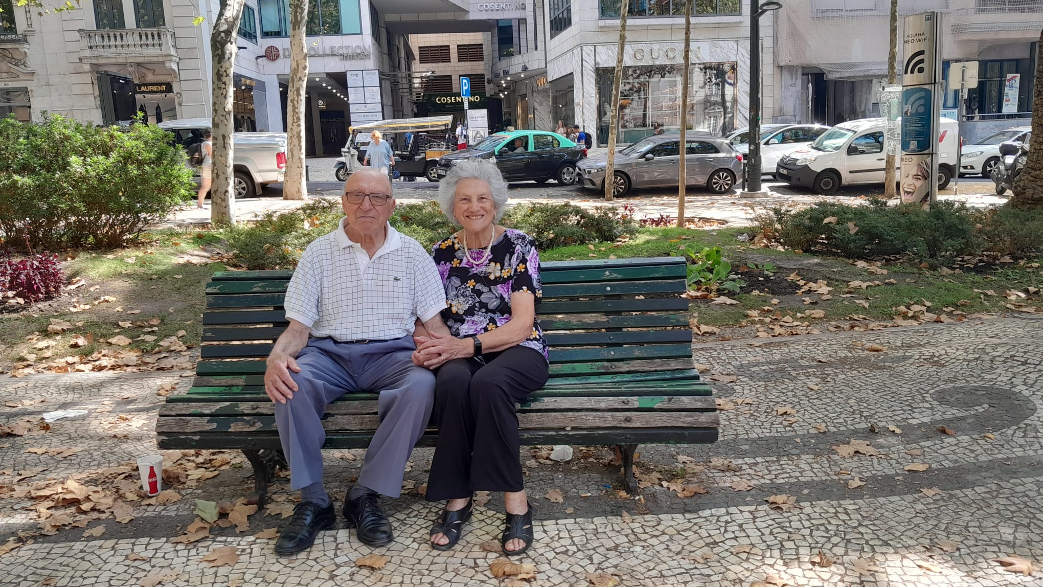 Domingos Abrantes e Conceição Matos, ex-presos políticos da ditadura portuguesa, em Lisboa no final de julho.