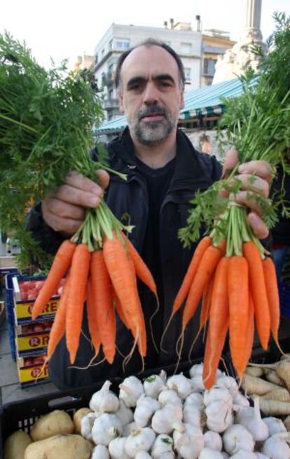 Theater chief Quim Marc&eacute; is circumventing the VAT rise by giving away tickets with each 13-euro carrot he sells.