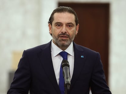 El primer ministro en funciones, Saad Hariri, informa este jueves de su reunión con el presidente de Líbano en el palacio presidencial en Baabda, al este de Beirut.