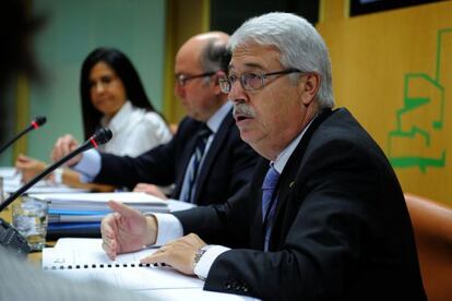 El presidente del Tribunal Vasco de Cuentas, José Ignacio Martínez Churiaque, en primer plano.