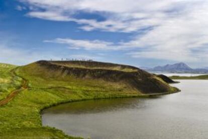 Uno de los cráteres volcánicos del lago Myvatn, en Islandia.