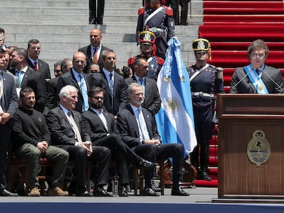 Javier Milei da un discurso frente al Congreso de la Nación, este domingo en Buenos Aires.