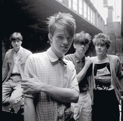 James Kirk, Edwyn Collins, Steve Daly y David McClymont eran Orange Juice, un grupo que pretendía, partiendo del punk, renovar el pop.