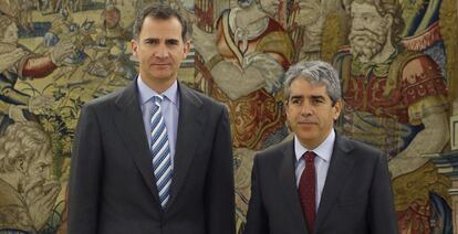 El Rey y Francesc Homs, de Democràcia i Llibertat, este viernes.