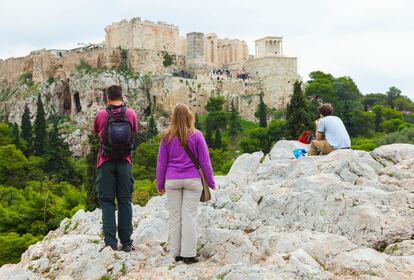 Vista de la Acrópolis desde la colina Areópago, en Grecia.