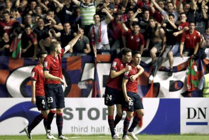 Los jugadores de Osasuna celebran el triunfo