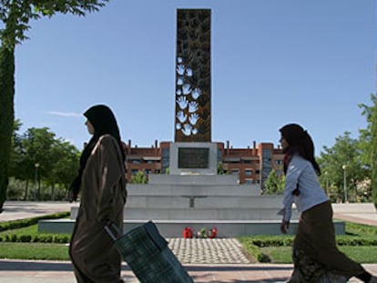 Escultura de homenaje a las víctimas del 11-M en la localidad madrileña de Leganés.