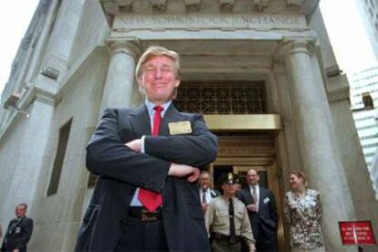 Donald Trump, ante la Bolsa de Nueva York en 1995.