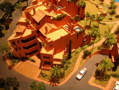 Maqueta de unos adosados en el Salón Inmobiliario de Madrid en 2005.