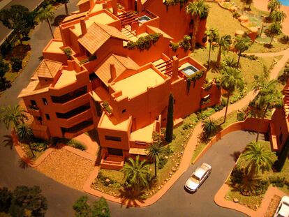 Maqueta de unos adosados en el Salón Inmobiliario de Madrid en 2005. 