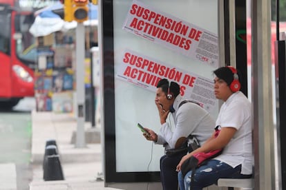 Las autoridades suspenden la publicidad en un parabús de Ciudad de México.