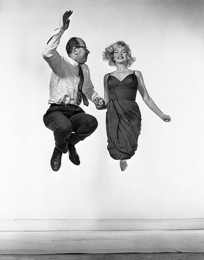 Philippe Halsman junto a Marilyn Monroe fotografiados por la mujer del artista, Yvonne, en 1959.