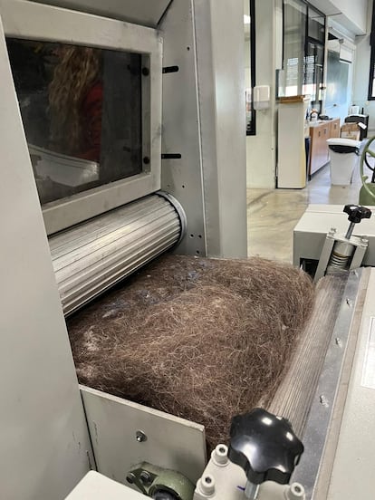 Procesado del cabello en una fábrica de Clic Recycle.