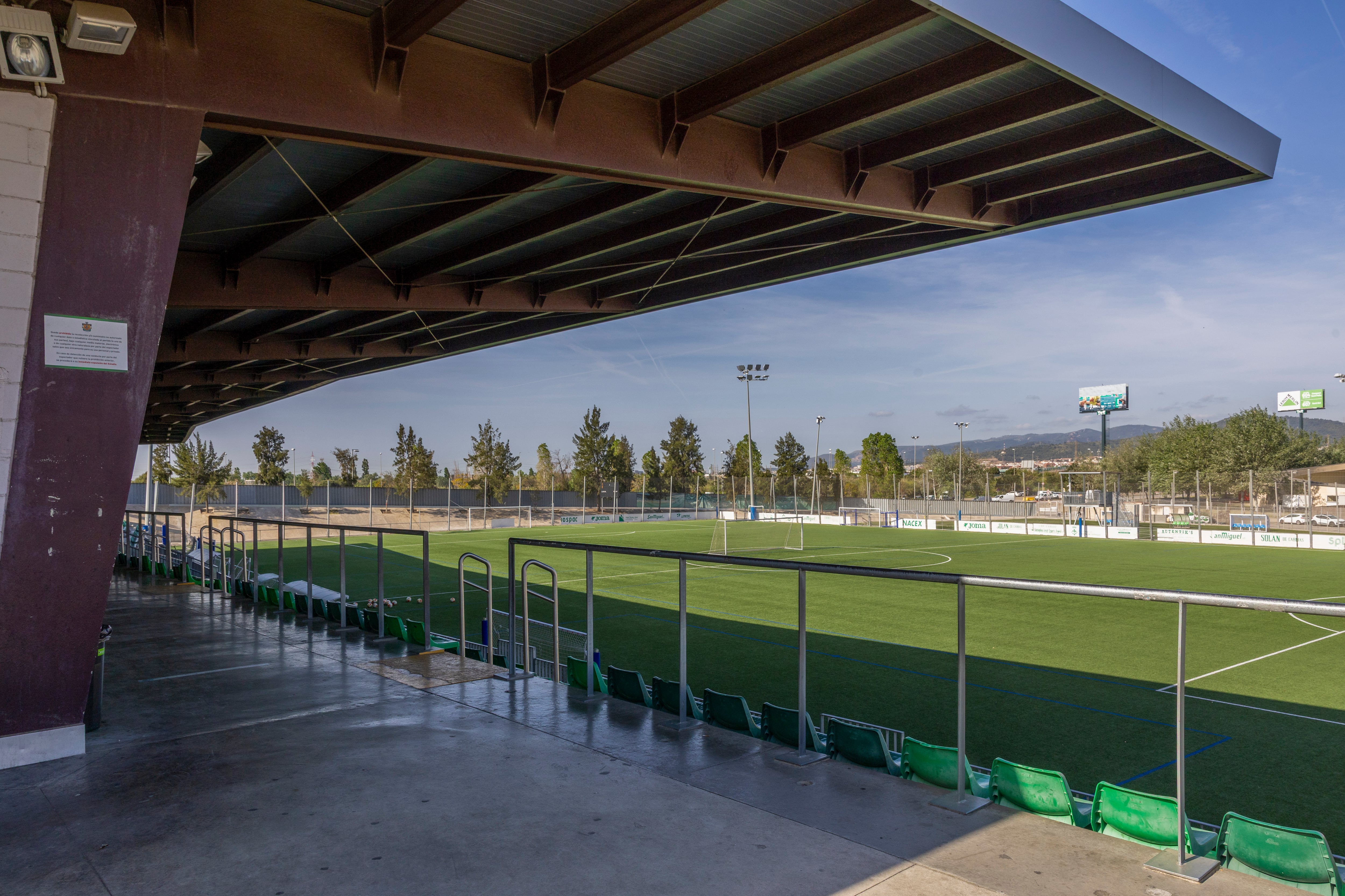 Instalaciones deportivas de la U.E. Cornellá, este viernes. 
