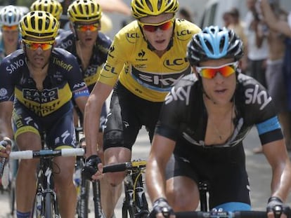 Porte, en primer plano. Tras él, su compañero y líder del Tour Chris Froome, Alberto Contador y su gregario, Kreuziger.