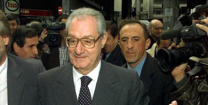 Cesare Romiti, en una fotografía de archivo, a su llegada a una reunión con la asociación industrial Confindustria, el 16 de octubre de 1997, en Milán. 