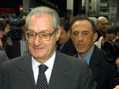 Cesare Romiti, en una fotografía de archivo, a su llegada a una reunión con la asociación industrial Confindustria, el 16 de octubre de 1997, en Milán. 