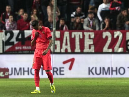 Neymar, en el moment de ser substituït al Sánchez Pizjuán.
