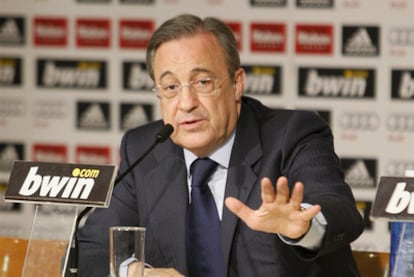 Florentino Pérez anuncia el cese de Pellegrini.