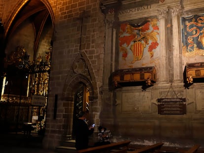 Sepulcro de Almodis de la Marca junto a su marido, Ramon Berenguer, en la catedral de Barcelona.