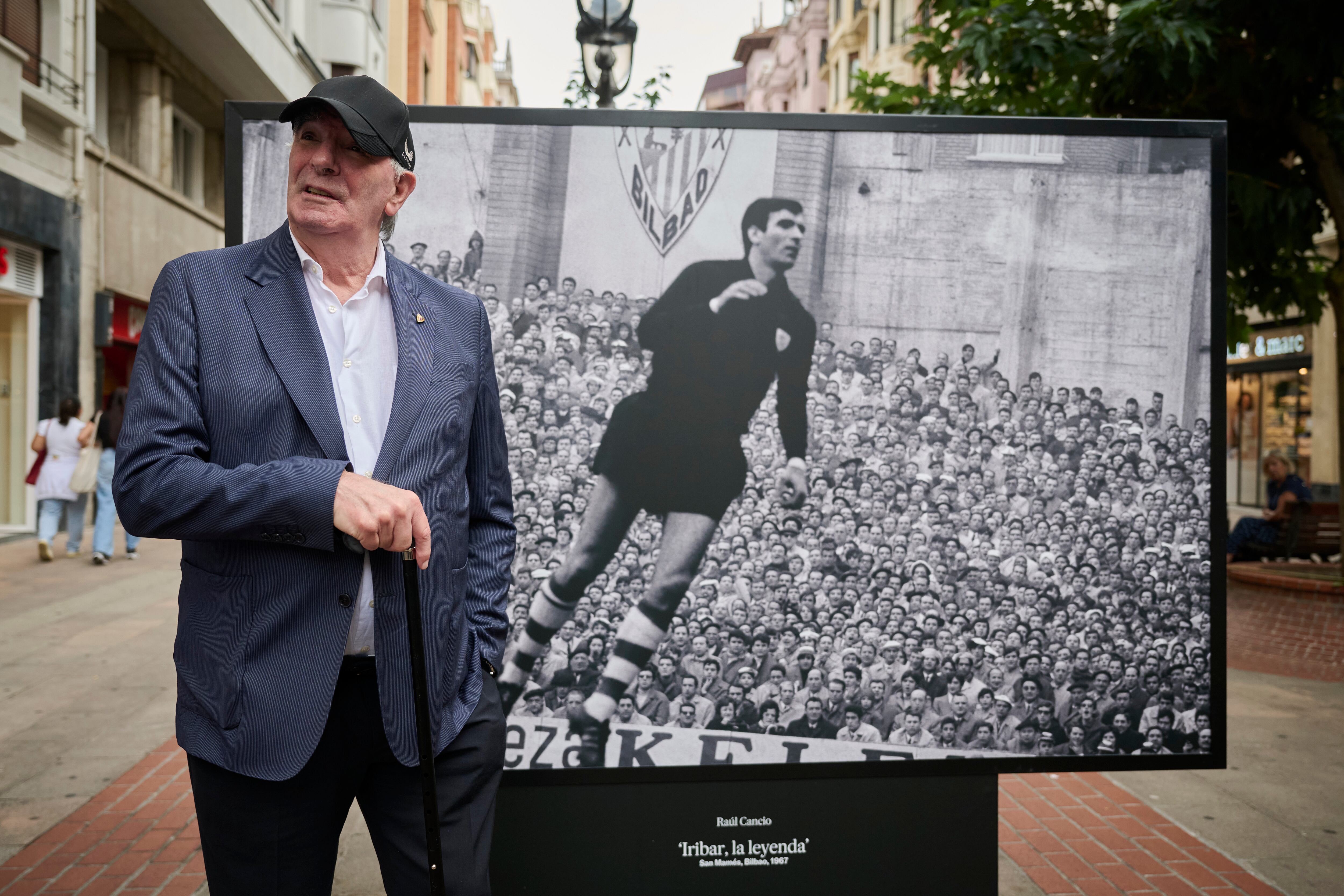 Bilbao acoge la exposición fotográfica ‘Momentos’, un “mosaico sentimental” que repasa los 50 años de EL PAÍS