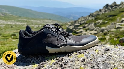 Artículo de EL PAÍS Escaparate sobre una comparativa de zapatillas barefoot.