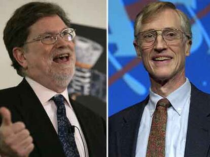 George Smoot (izquierda), en California, y John Mather, en Washington, tras la concesión del Nobel de Física.
