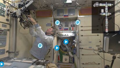 El cosmonauta Gennady Padalka, en el interior de la Estación Espacial Internacional, que puede recorrerse virtualmente con un programa multimedia de la ESA.