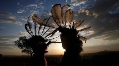 Bailarines del a tribu Kurya en Tanzania.