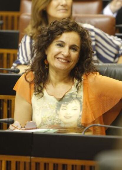 La consejera de Salud, María Jesús Montero, en el Parlamento.