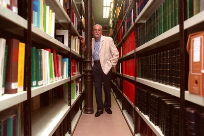 Luis Mateo Díez, escritor, tras ser nombrado nuevo académico, el 21 de junio del año 2000.  